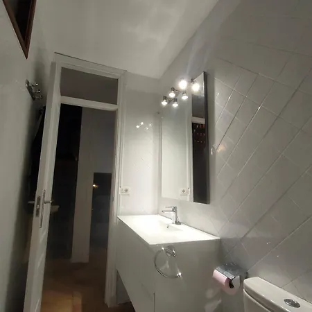 Apartamento Quiet Duplex Close To The